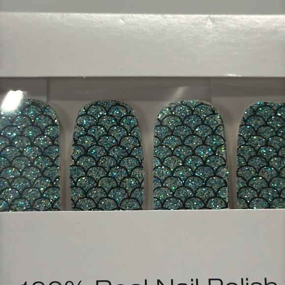 Color Street Other - NWT Color Street "MERMAID BRIGADE" Turquoise Glitter Nail Strips